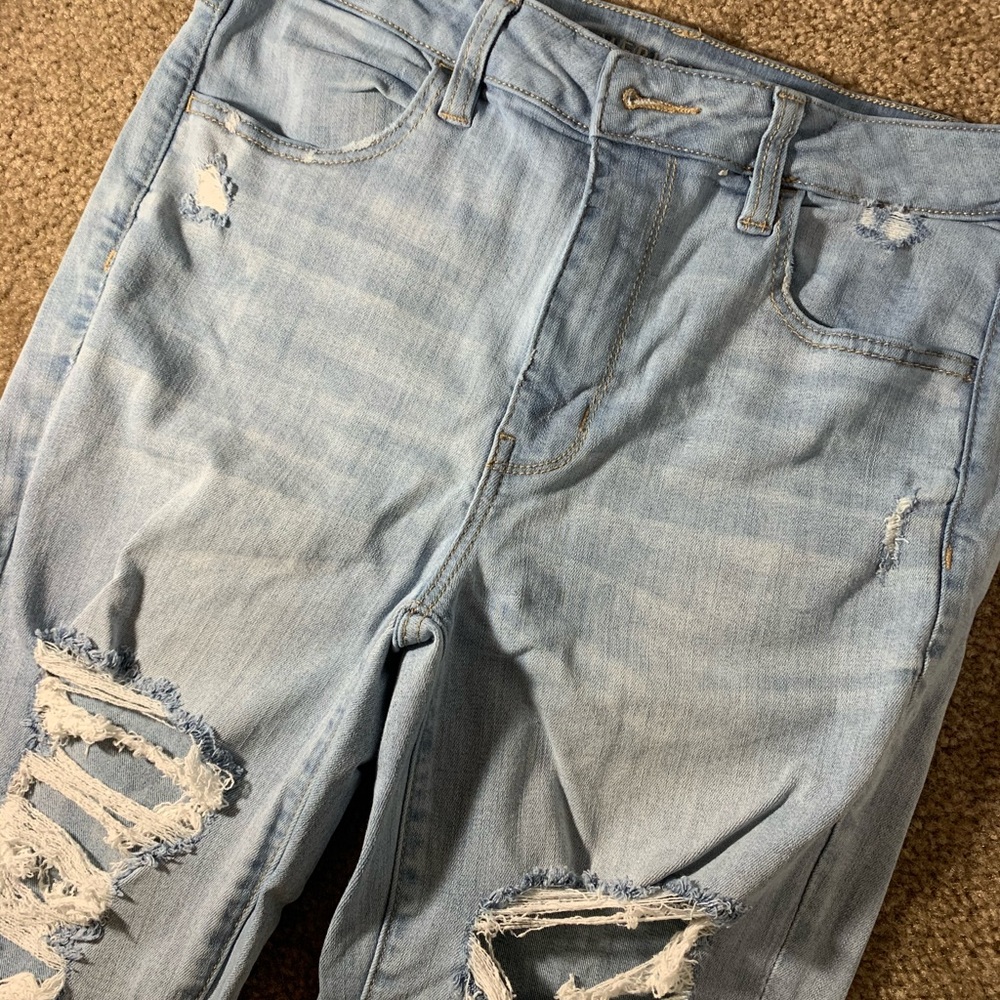 American Eagle light washed ripped jeans size 12